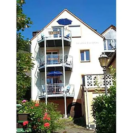 Am Alten Kirchplatz 6 *